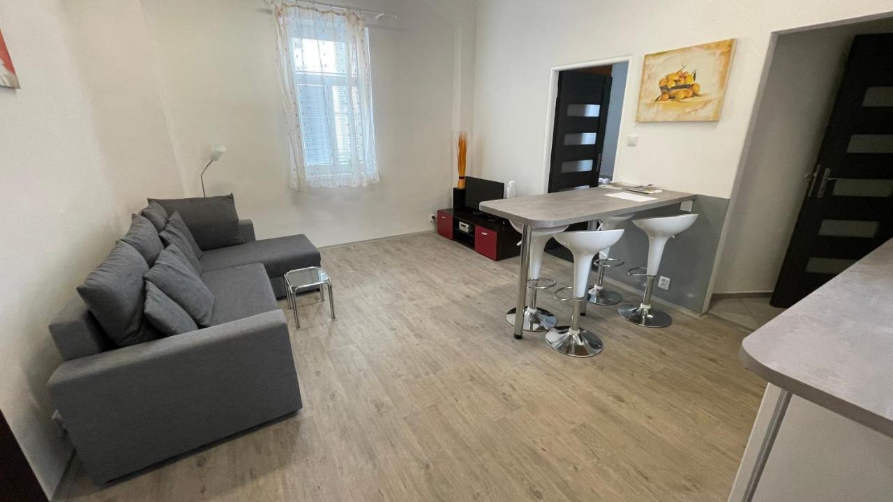 Ferienwohnung U Byvale Posty Decin Exterior foto